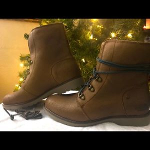 New The North Face® Ballard Lace boots. Size 7.